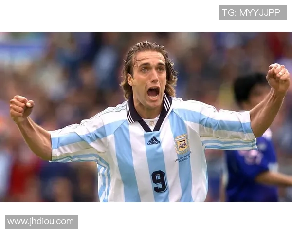 足球五十大球星全解析：从传奇球员到当代巨星的精彩历程与影响力